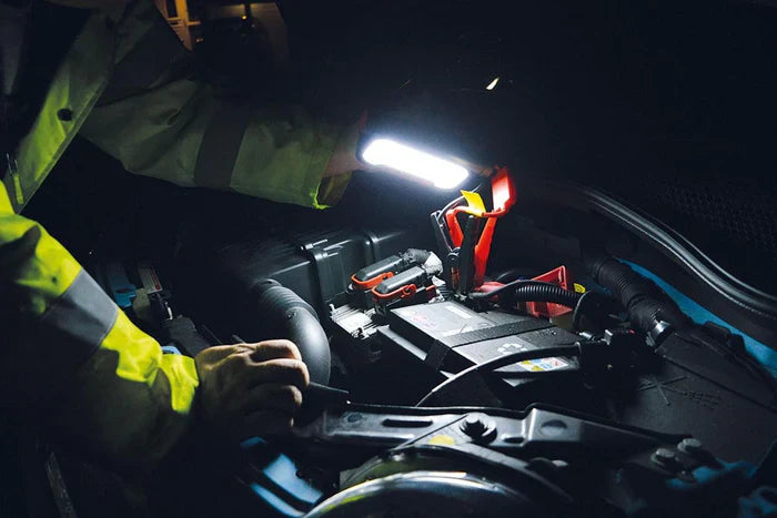 StarBooster - 500 Lumens - Rechargeable Car Jump Starter