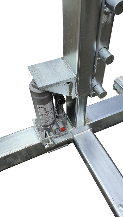 Close up of Bottle Jack on Hydraulic Jacks